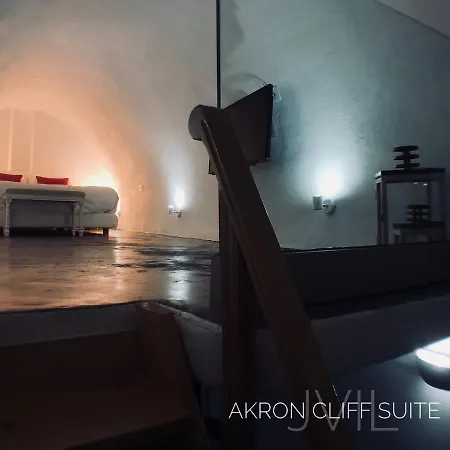 Akron Cliff Тира