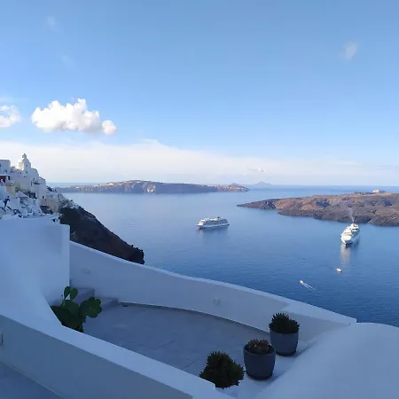Akron Cliff Villa